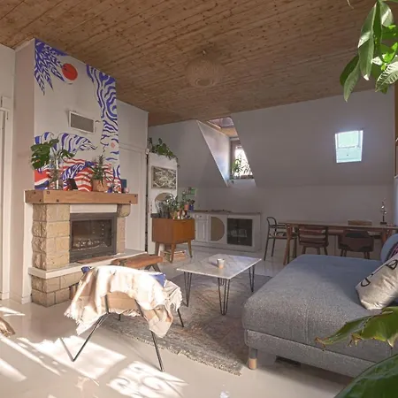 Two Bathrooms And Wc, Fireplace, Historical Center Apartment